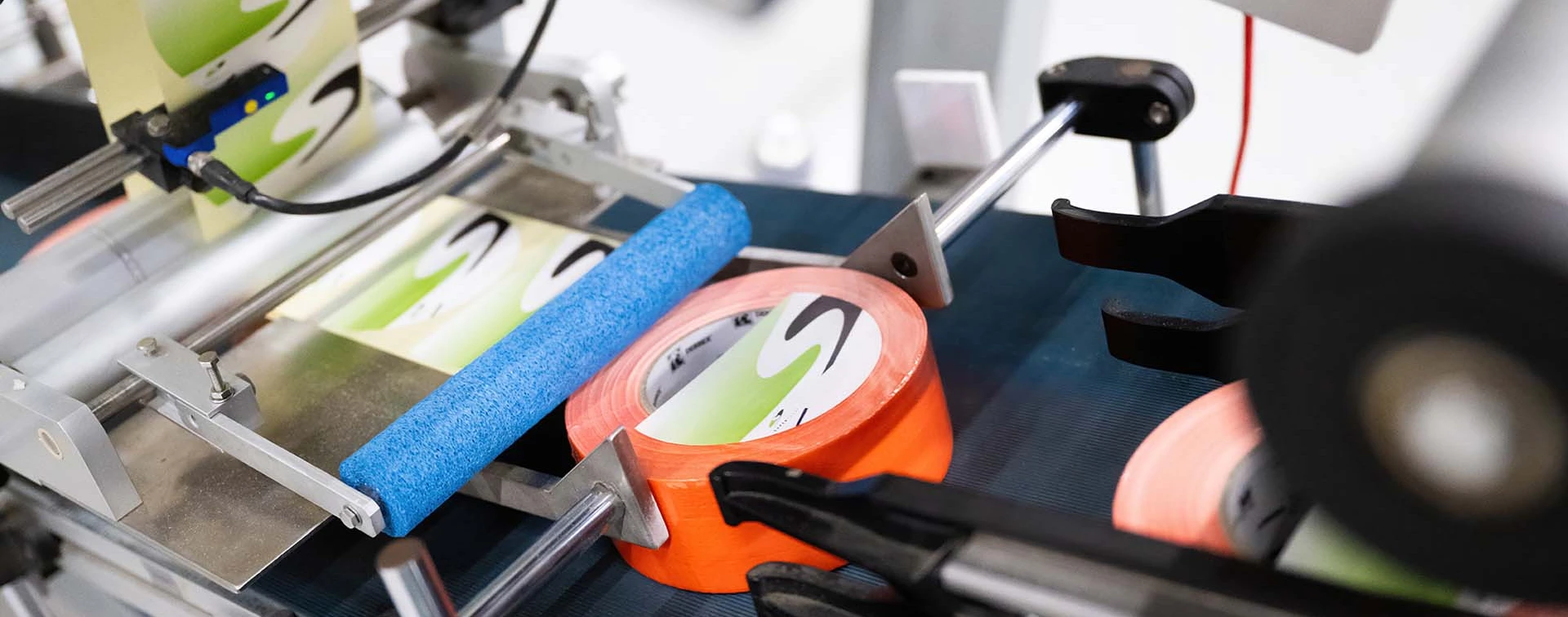 DIY and </br>building tapes<span>*</span>